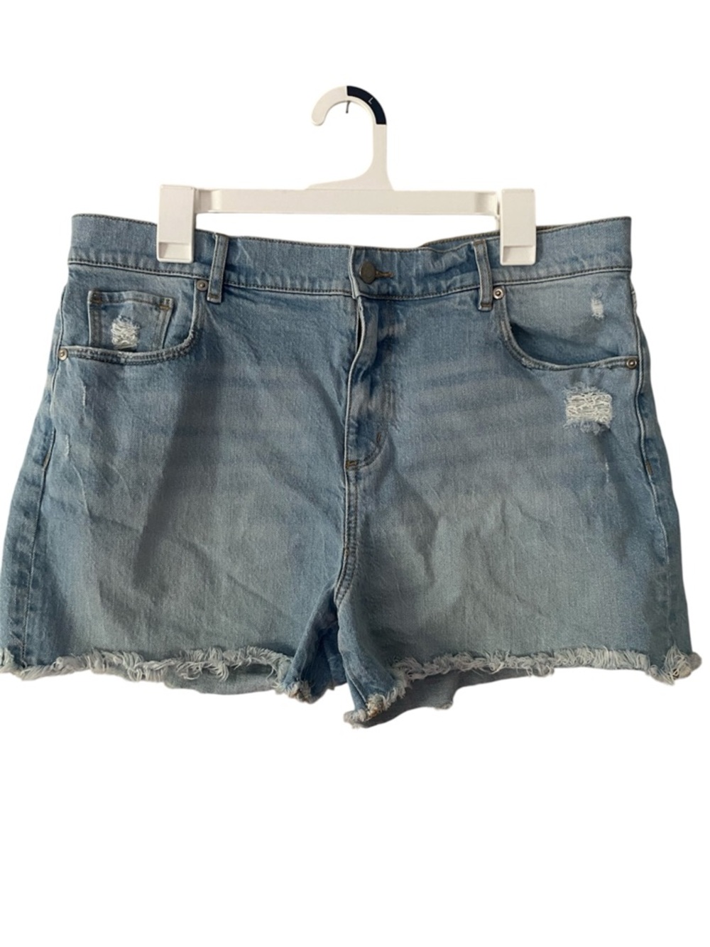 LOFT Distressed Light‑Wash Denim Shorts – Size 32 (14)